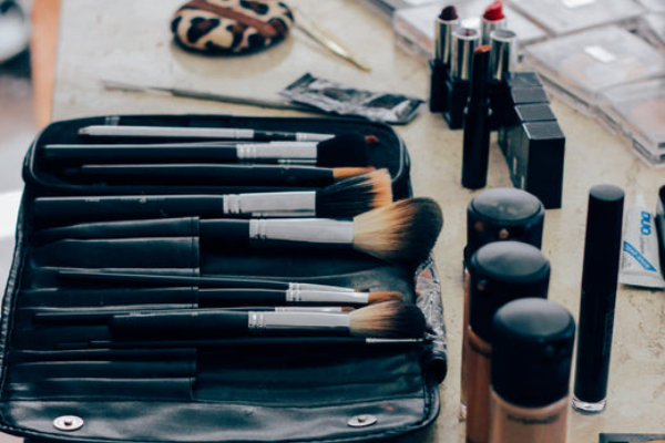 How to Clean Makeup Brushes